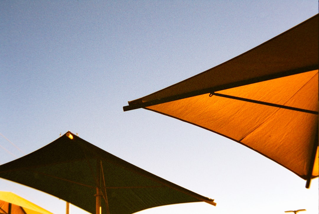 Zonnebrand beschermt je huid: fabels en feiten op een rij